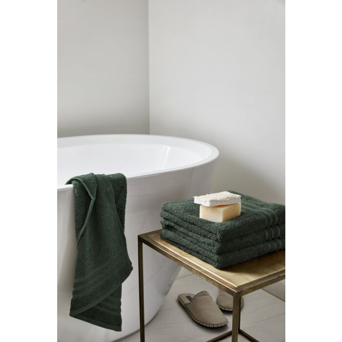 Bath Basics baddoek 50x100cm donkergroen