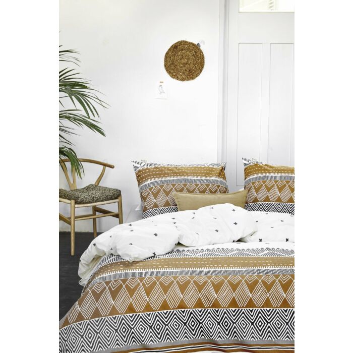 Ikat Dreams dekbedovertrek 240x220cm wit/cognac
