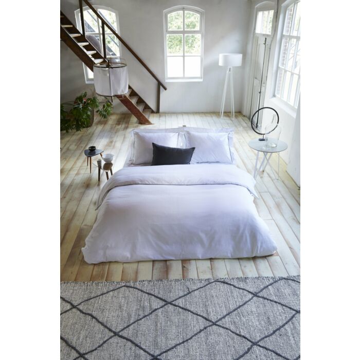 Subtile Stripe dekbedovertrek 140x220cm wit/antraciet
